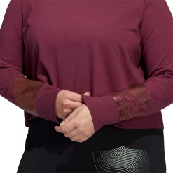 Plus Size adidas Holiday Shine Graphic Crop Top 8 Plus Size adidas Holiday Shine Graphic Crop Top -Adidas Clothing Shop 5362105 ALT2